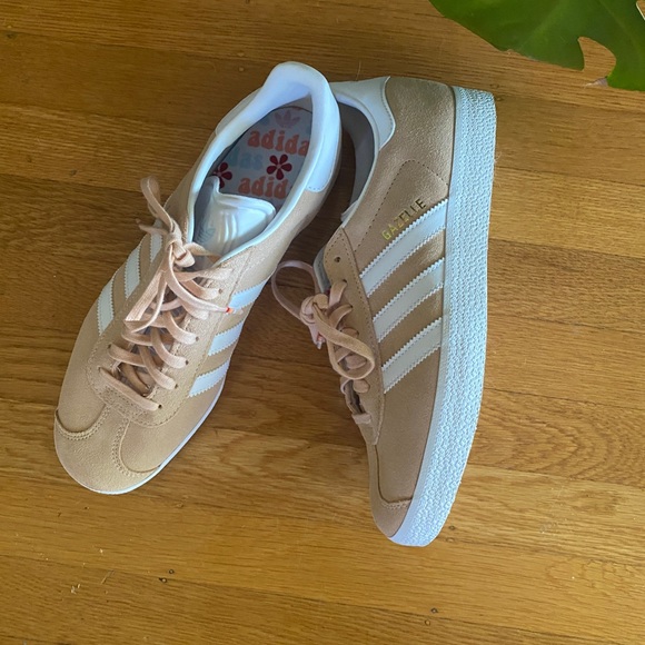 SOLD - Picture 5 of 5